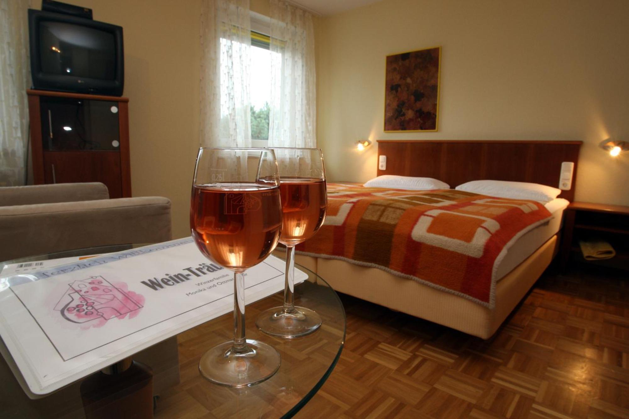 Hotel Wein-Traeume à Thüngersheim Extérieur photo