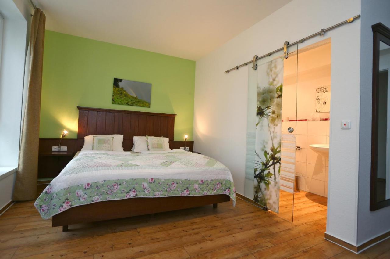 Hotel Wein-Traeume à Thüngersheim Extérieur photo