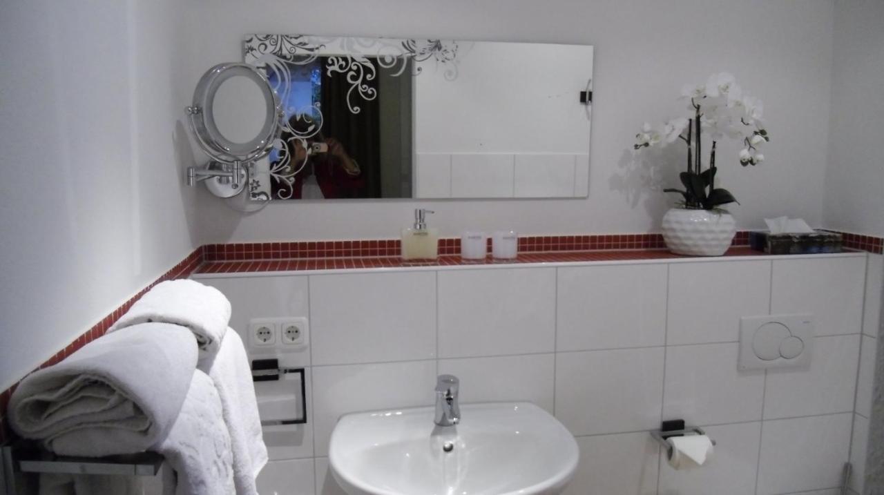 Hotel Wein-Traeume à Thüngersheim Extérieur photo